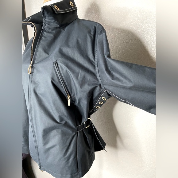 Escada jacket, never worn, black with gold details, super stylish! - Picture 9 of 11